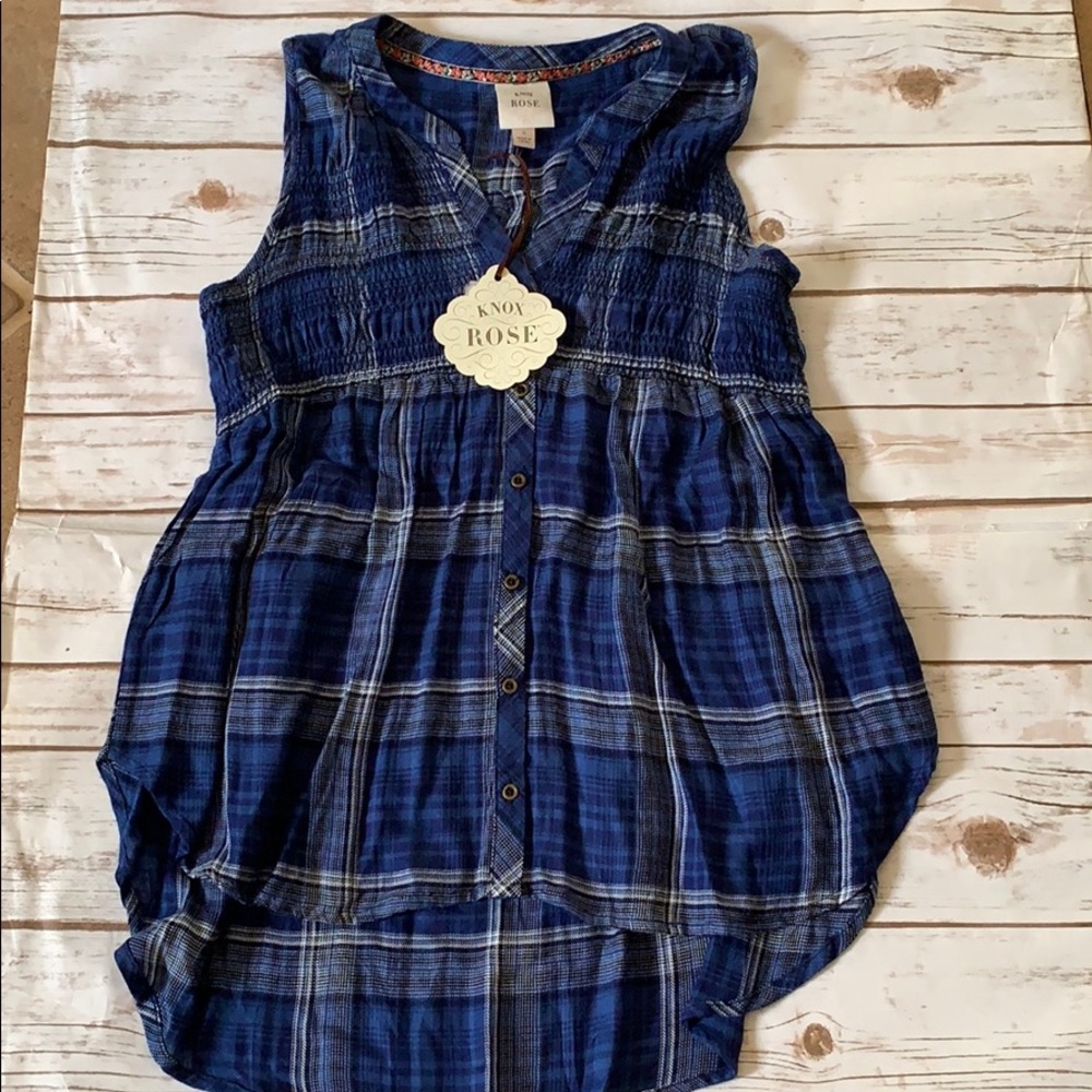 Women’s or juniors blouse new
